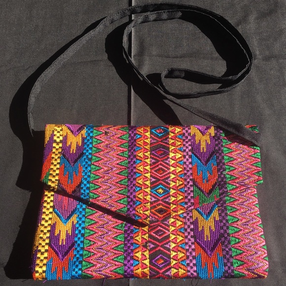 Handmade Guatemalan purse - Picture 2 of 5